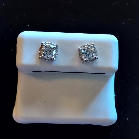 Jewelry - Elegant Silver Stud Earrings #8